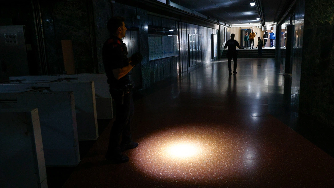 Αποκαταστάθηκε η ηλεκτροδότηση στο 90% του δικτύου στην Ισπανία – Δεν έχει προσδιοριστεί η αιτία της διακοπής