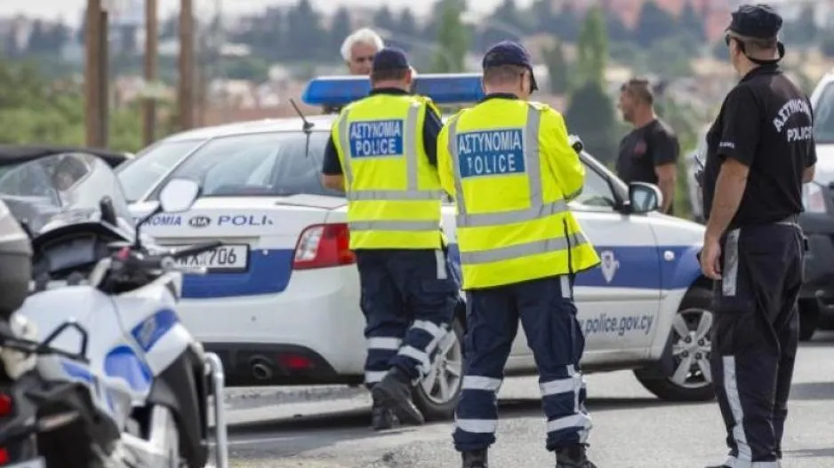 Αυτούς ψάχνουν για δύο διαρρήξεις στη Λεμεσό- Τους έχετε δει; (pics)