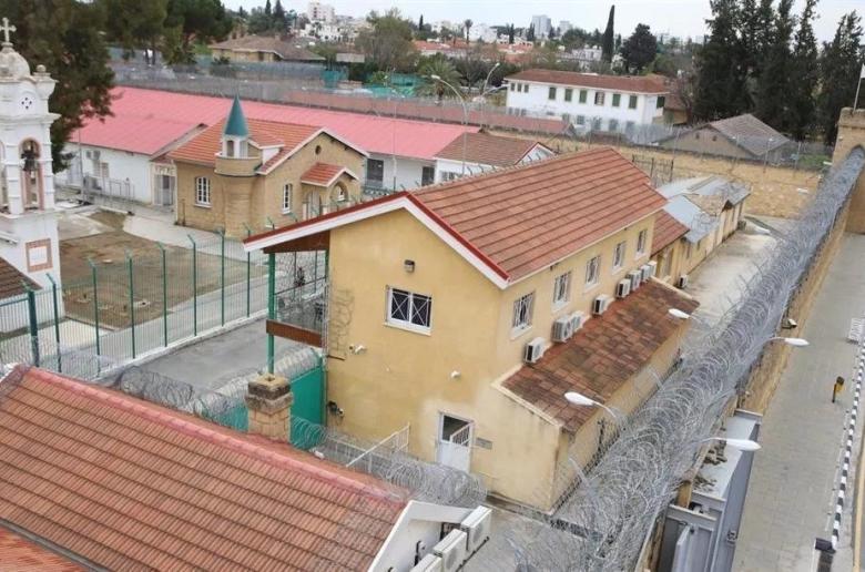 Κεντρικές Φυλακές: Mπάτε σκύλοι αλέστε...