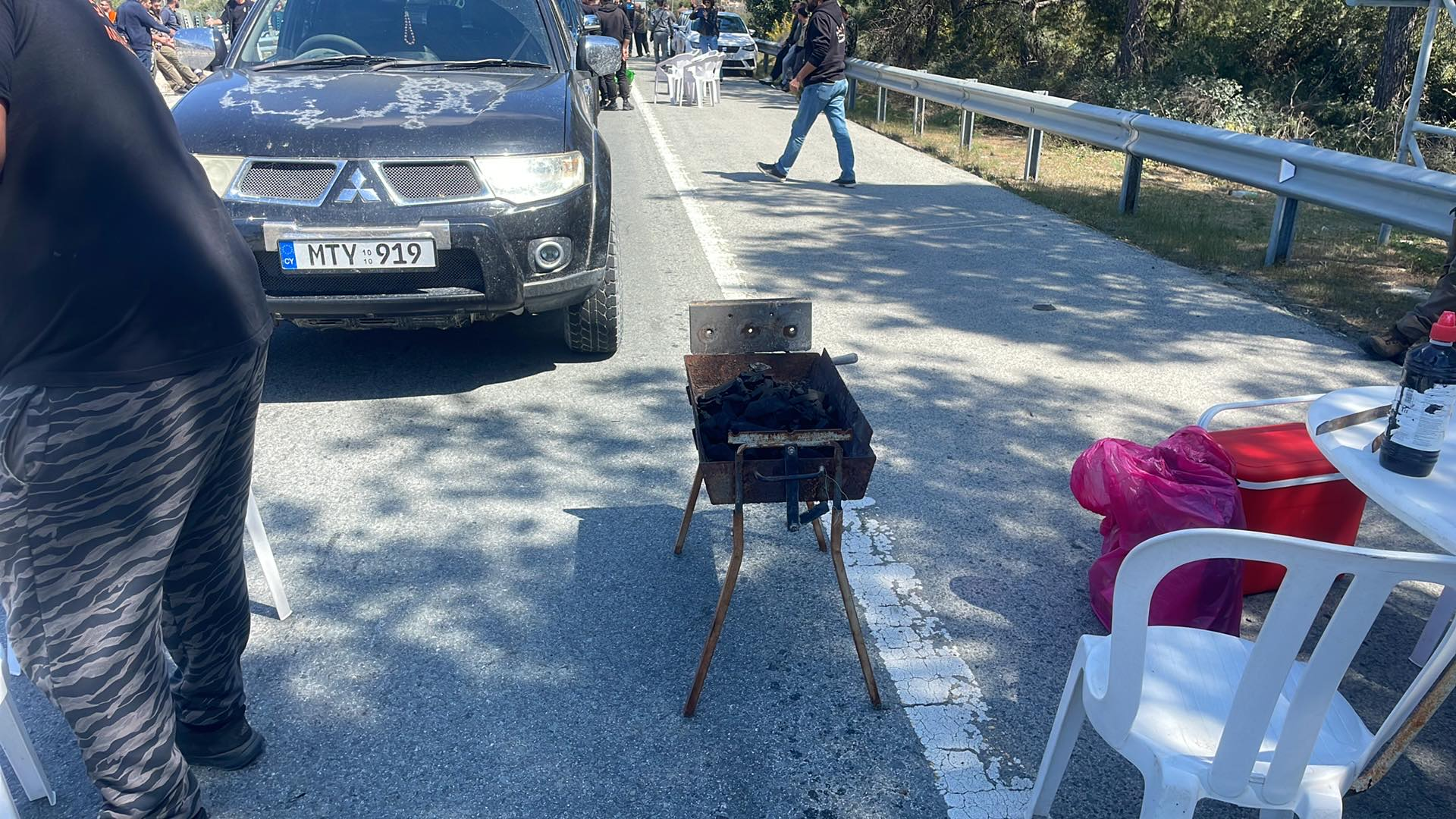 Δεν βλέπει… αδικήματα η Αστυνομία για την διαμαρτυρία των κυνηγών στο highway – Είχε περάσει και η Αννίτα από εκεί