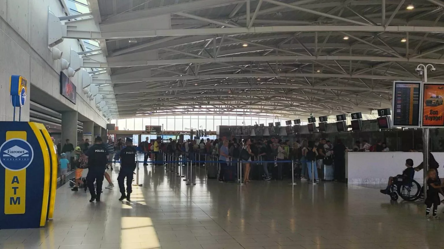 Αεροδρόμιο Λάρνακας: Ξεκίνησαν οι πτήσεις επαναπατρισμού Ισραηλινών – Θα μεταφέρουν πέραν των 1.000 ατόμων