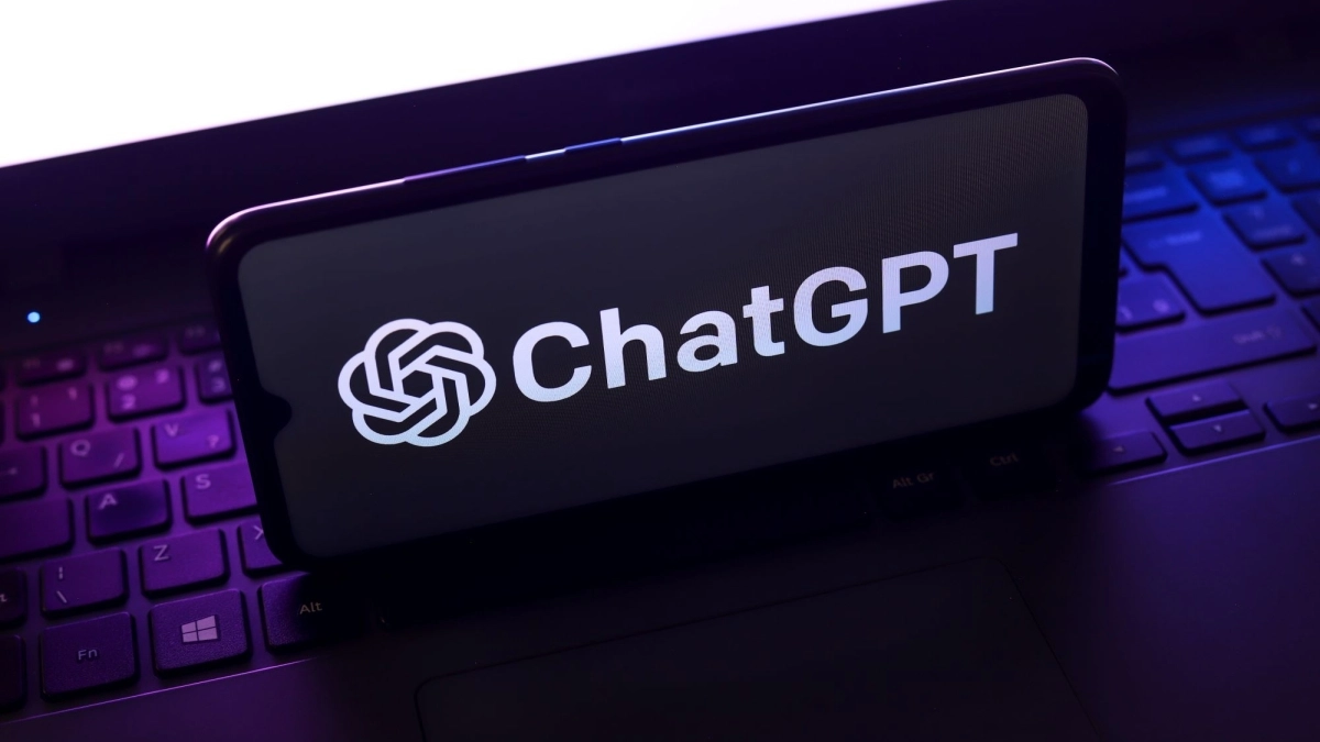 Χρησιμοποιείς το ChatGPT; Μπορεί να σε κάνει πιο... χαζό: Η χρήση της Τεχνητής Νοημοσύνης φθείρει τον εγκέφαλο (vid)