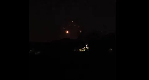 ΒΙΝΤΕΟ: Ορατή από την Κύπρο η νέα ιρανική πυραυλική επίθεση κατά του Ισραήλ...