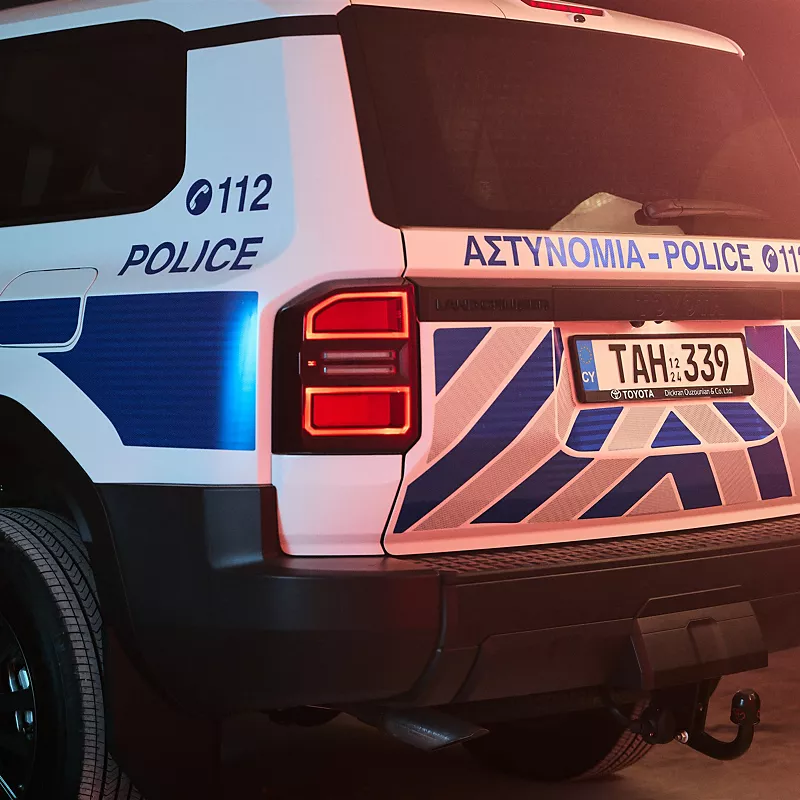 ΚΥΠΡΟΣ / Περίεργο περιστατικό: Παιδί άνοιξε την πόρτα οχήματος και πήδηξε στον δρόμο