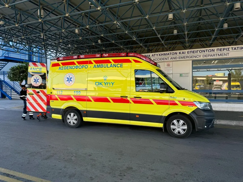 Σοβαρό το τροχαίο στους Καπέδες: Στη ΜΕΘ 57χρονη, 8χρονο κοριτσάκι στο Μακάρειο