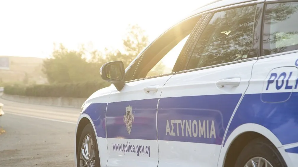 «Τσάκωσαν» διαρρήκτη μεθυσμένο, επιτέθηκε και σε αστυνομικούς
