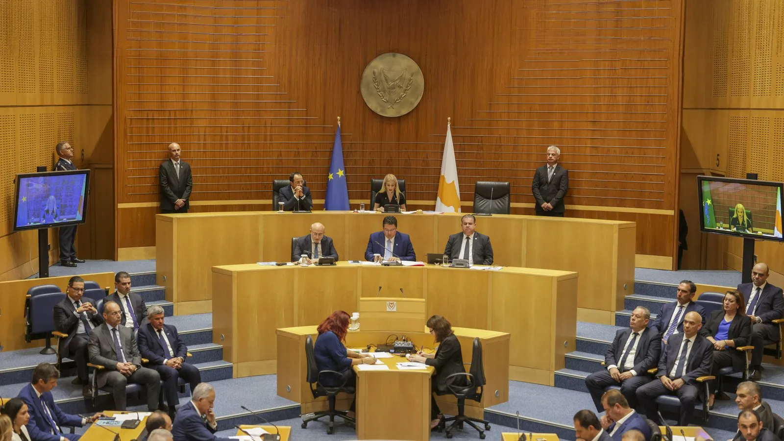 Επετειακή συνεδρία της Ολομέλειας ανήμερα του πραξικοπήματος (βίντεο)