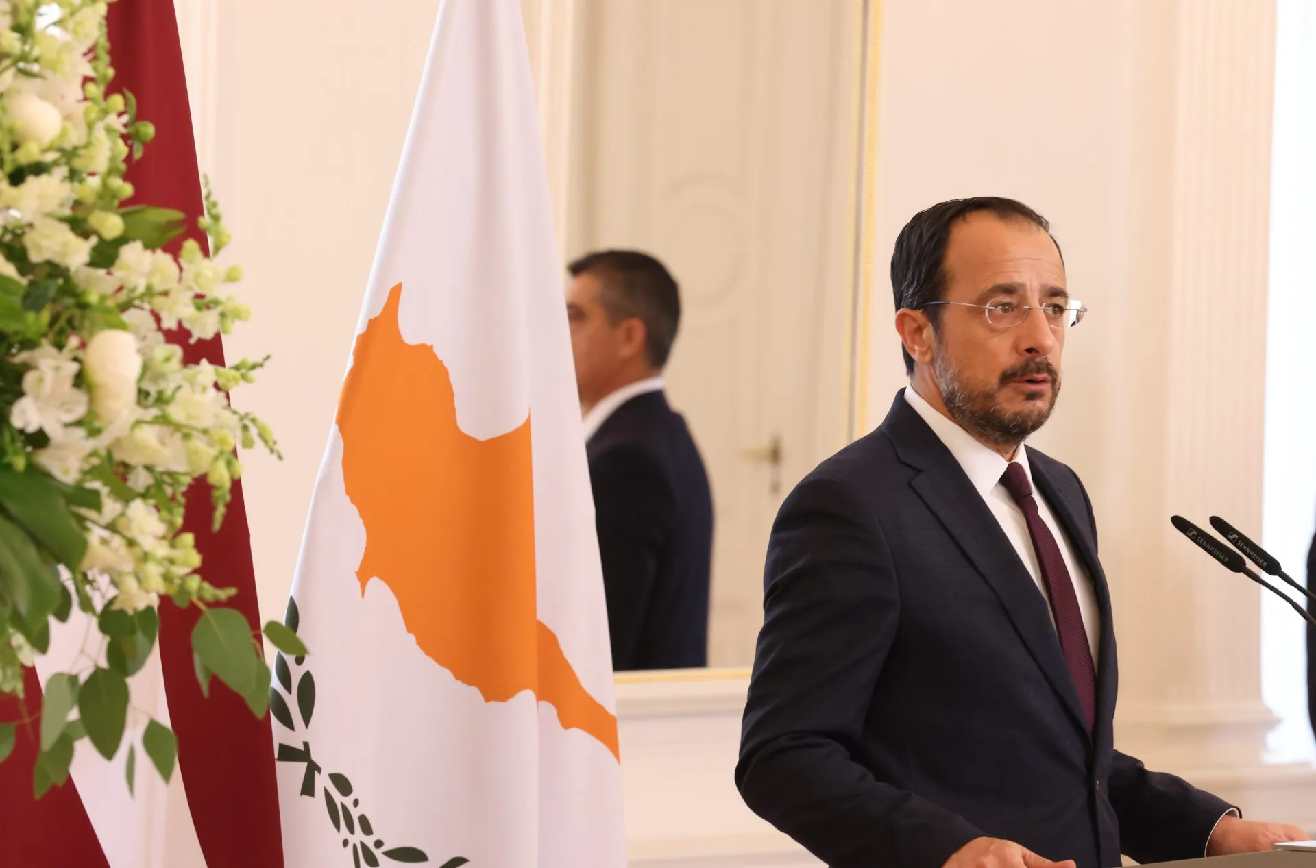 Στο Προεδρικό ο Επίτροπος της ΕΕ για τον Προϋπολογισμό