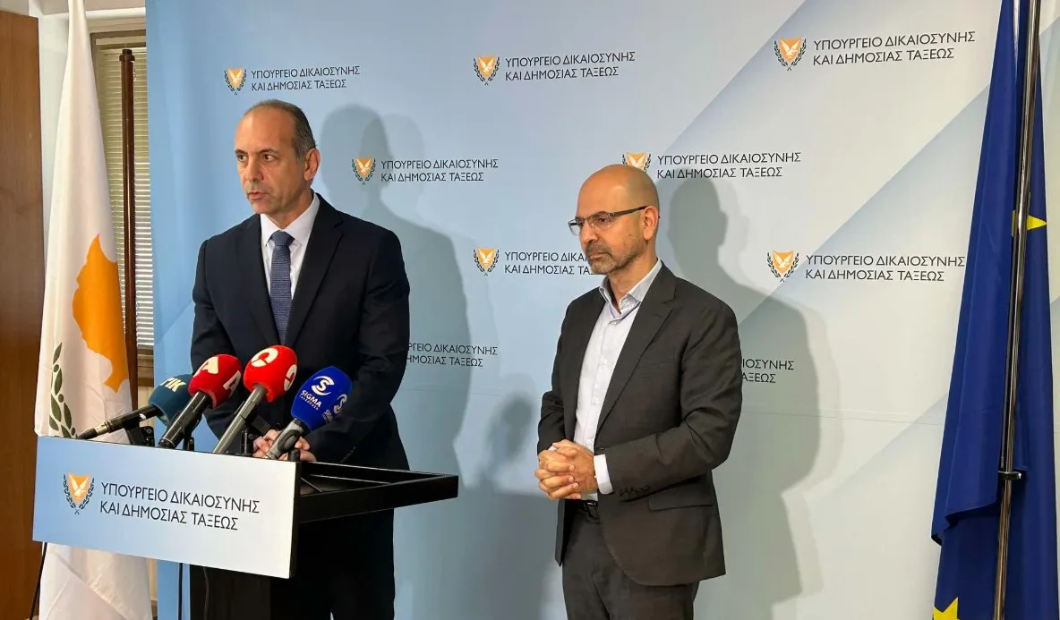 «Παραπλανητικές αναφορές»: Έντονη διαφωνία Χαρτσιώτη – Παπακωνσταντίνου για τη δημιουργία Ελεγκτικού Συμβουλίου