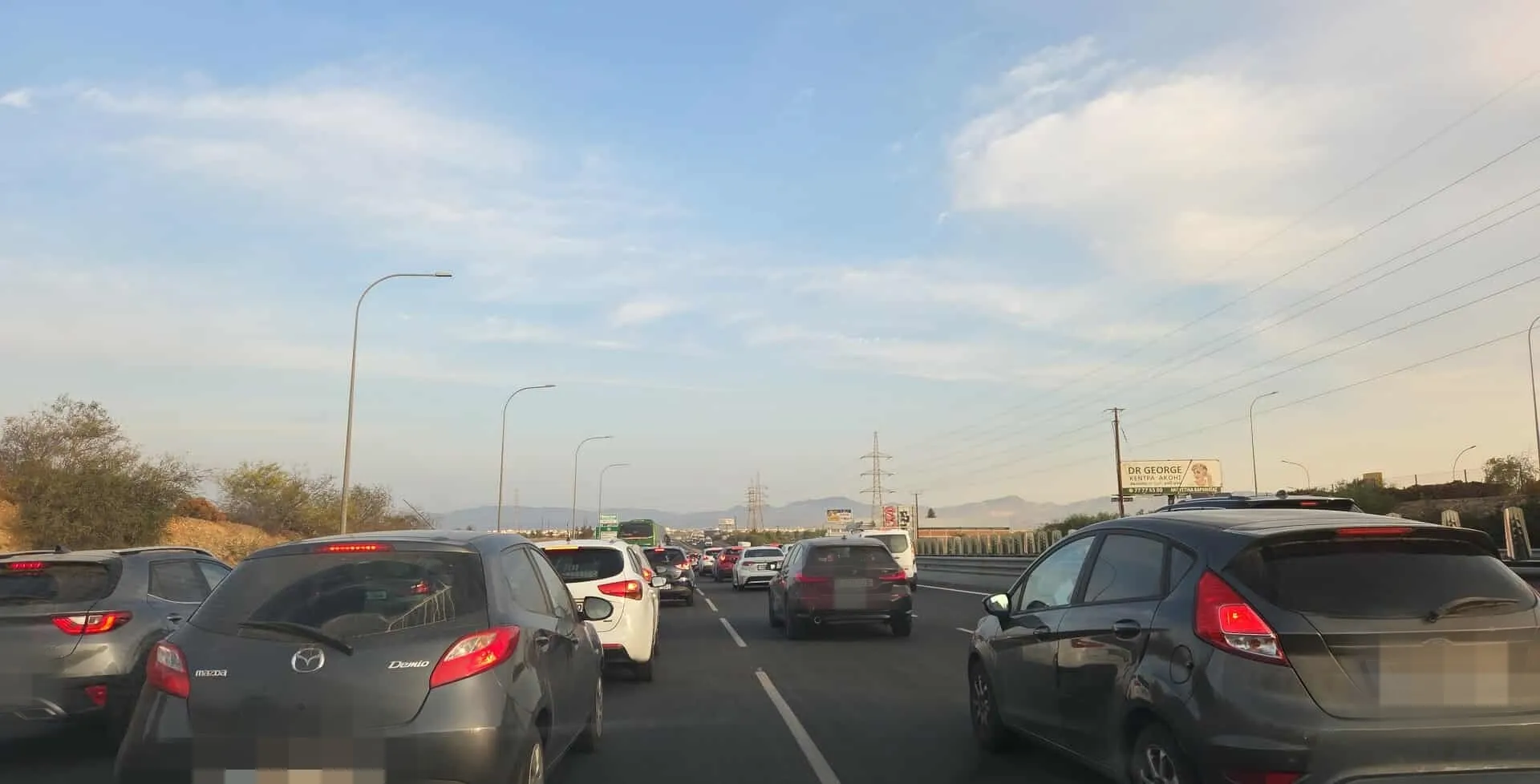 Κυκλοφοριακό χάος στον αυτο/δρομο Λ/σου-Λ/σιας λόγω 2 τροχαίων-Κλειστή λωρίδα