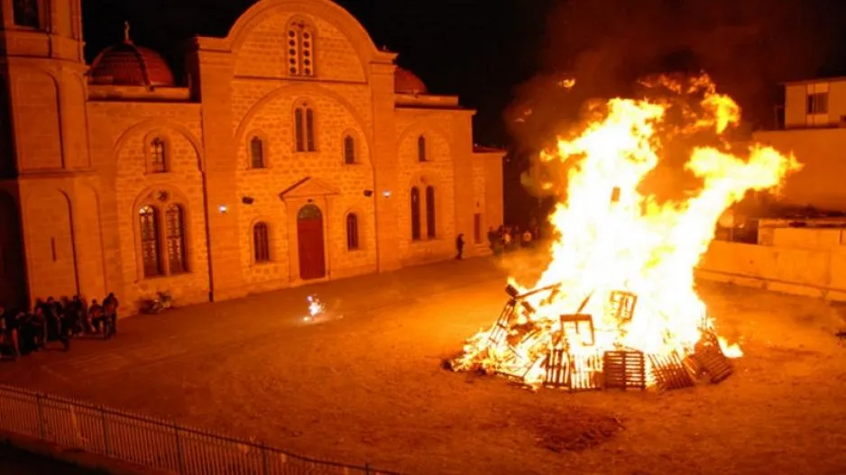 Καταψήφισε το νομοσχέδιο για λαμπρατζιές εν μέσω εντάσεων η Βουλή