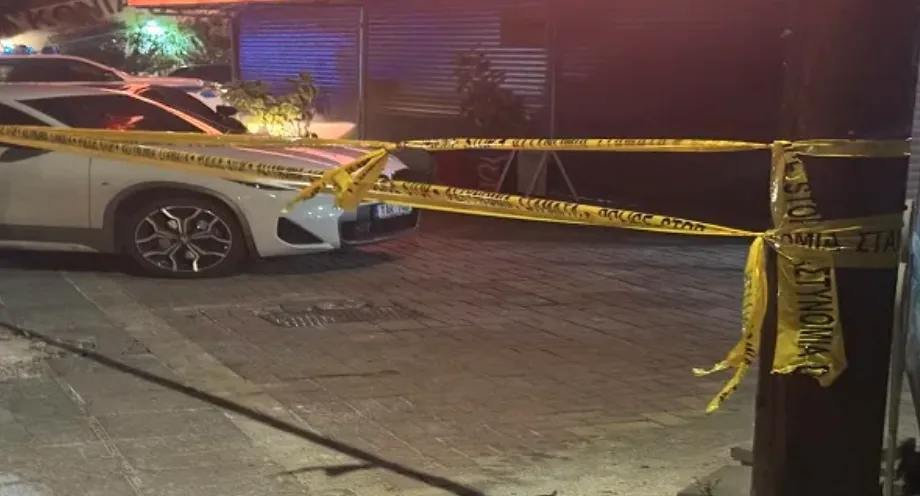 Υπέκυψε στα τραύματα του ο 26χρονος που είχε δεχθεί χτυπήματα με μαχαίρι το βράδυ της Τετάρτης έξω από περίπτερο στα Κονιά της επαρχίας Πάφο