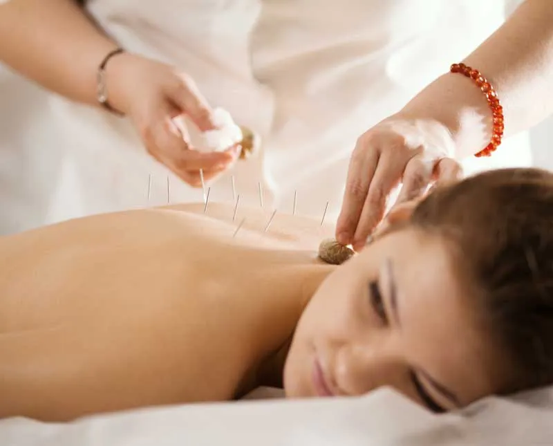 Ένταση για την εναλλακτική ιατρική: «Είμαι κατά των εμβολίων»-«τσαρλατανισμός»