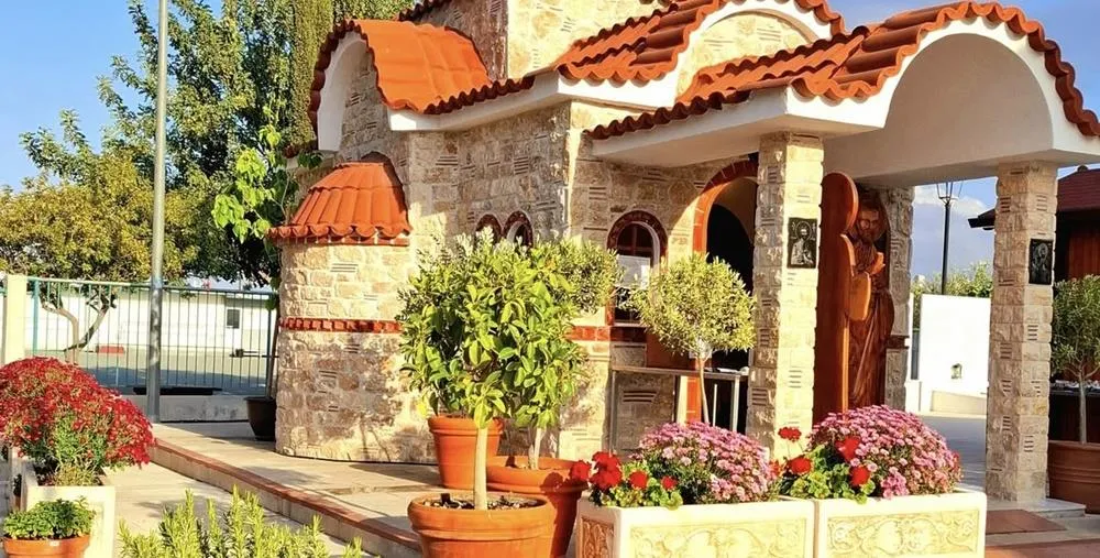 Έκλεψαν λείψανα Αγίων από εκκλησάκι στην Πάνω Δευτερά