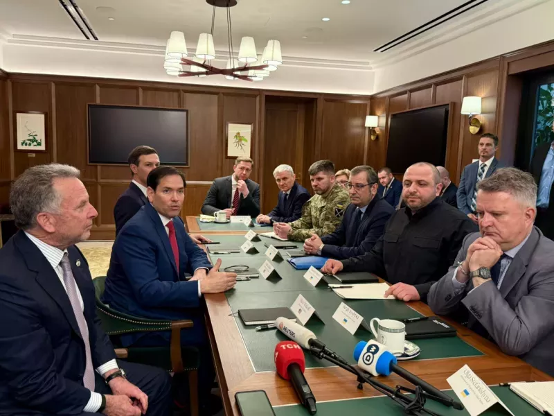 ΗΠΑ-Ουκρανία: Άρχισαν οι ειρηνευτικές συνομιλίες στη Φλόριντα – Οι εδαφικές παραχωρήσεις στο τραπέζι