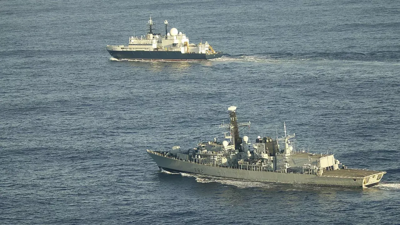 Συναγερμός στο Λονδίνο: Εντοπίστηκε ρωσικό κατασκοπευτικό κοντά στις βρετανικές ακτές