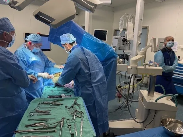 Τοποθετήθηκε βιονικό χέρι σε ασθενή στην Κύπρο μετά από ακρωτηριασμό (pics)