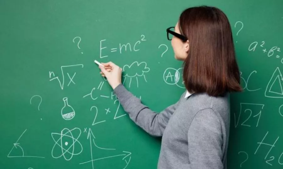 Αξιολόγηση εκπαιδευτικών: Θα εφαρμοστεί πλήρως από το 2028 και όχι το 2030 – Ποιες τροποποιήσεις έγιναν