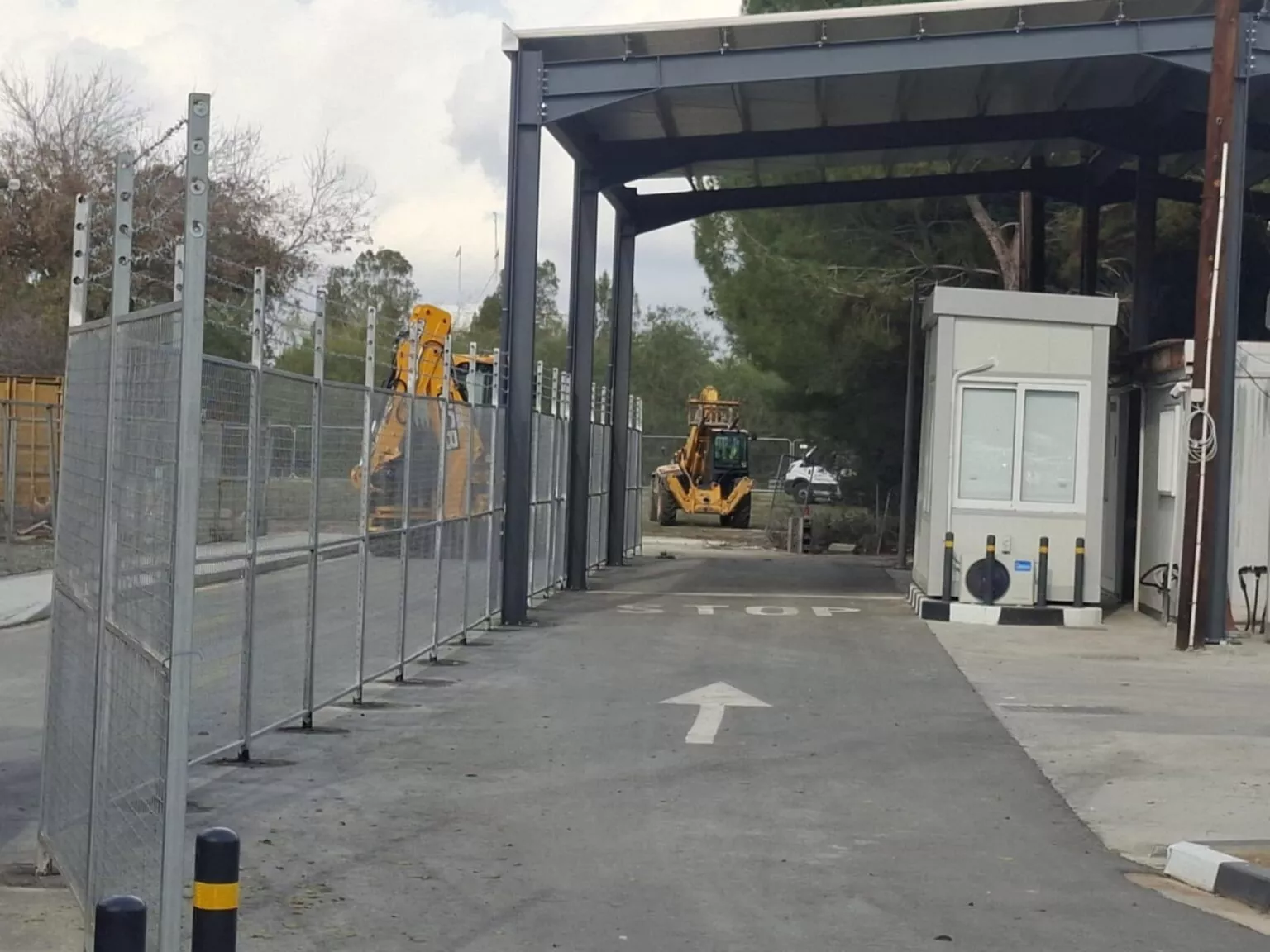 Μπήκαν μπουλντόζες στη νεκρή ζώνη – Άρχισαν σήμερα τα έργα για διάνοιξη τρίτης λωρίδας στο οδόφραγμα Αγίου Δομετίου – Πότε θα ολοκληρωθού