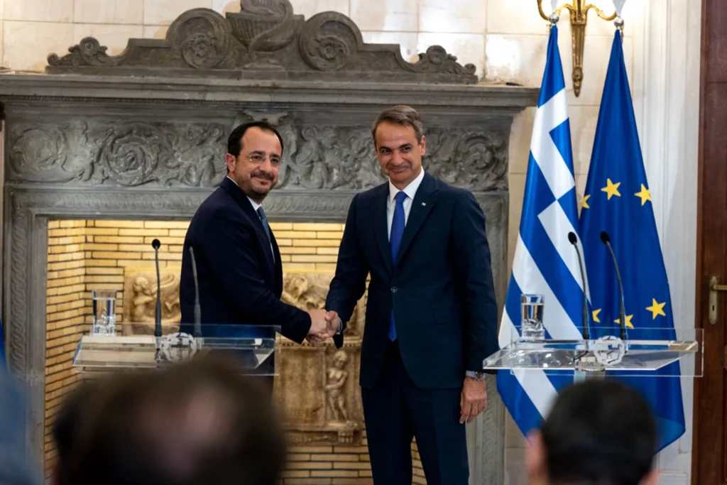 Τα είπε με Μητσοτάκη ο ΠτΔ: Το συντομότερο δυνατό νέα Διάσκεψη για Κυπριακό