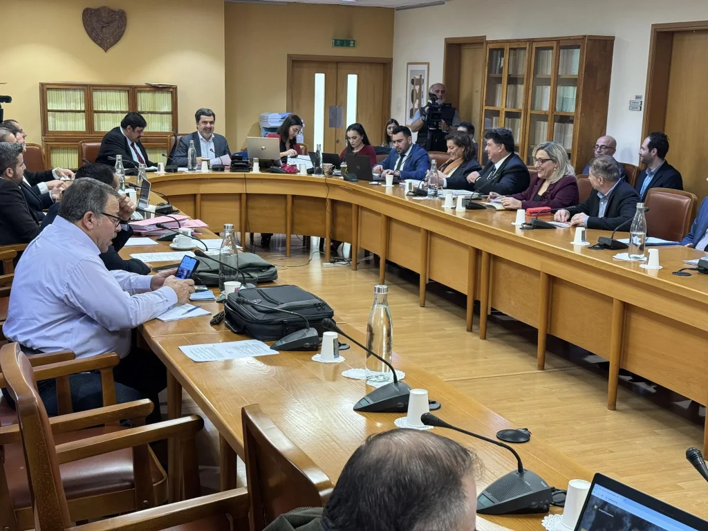 Πάει Ολομέλεια η αξιολόγηση εκπαιδευτικών: Καταγγέλλει απειλές και εκβιασμούς ο Μυλωνάς