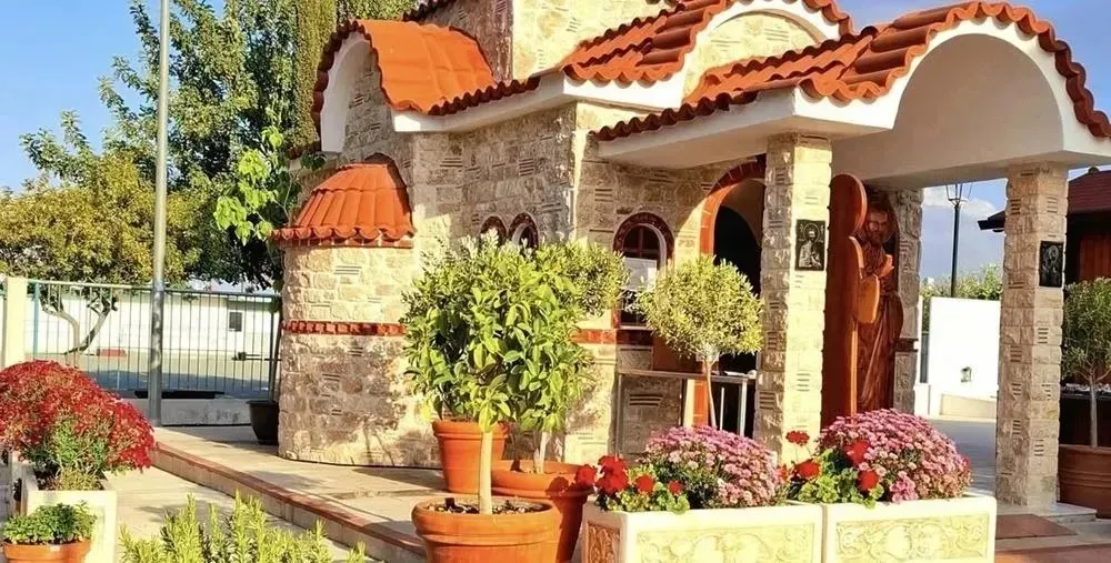 Εντοπίστηκαν στο σπίτι της 44χρονης τα λείψανα - Τέθηκε υπό εξαήμερη κράτηση