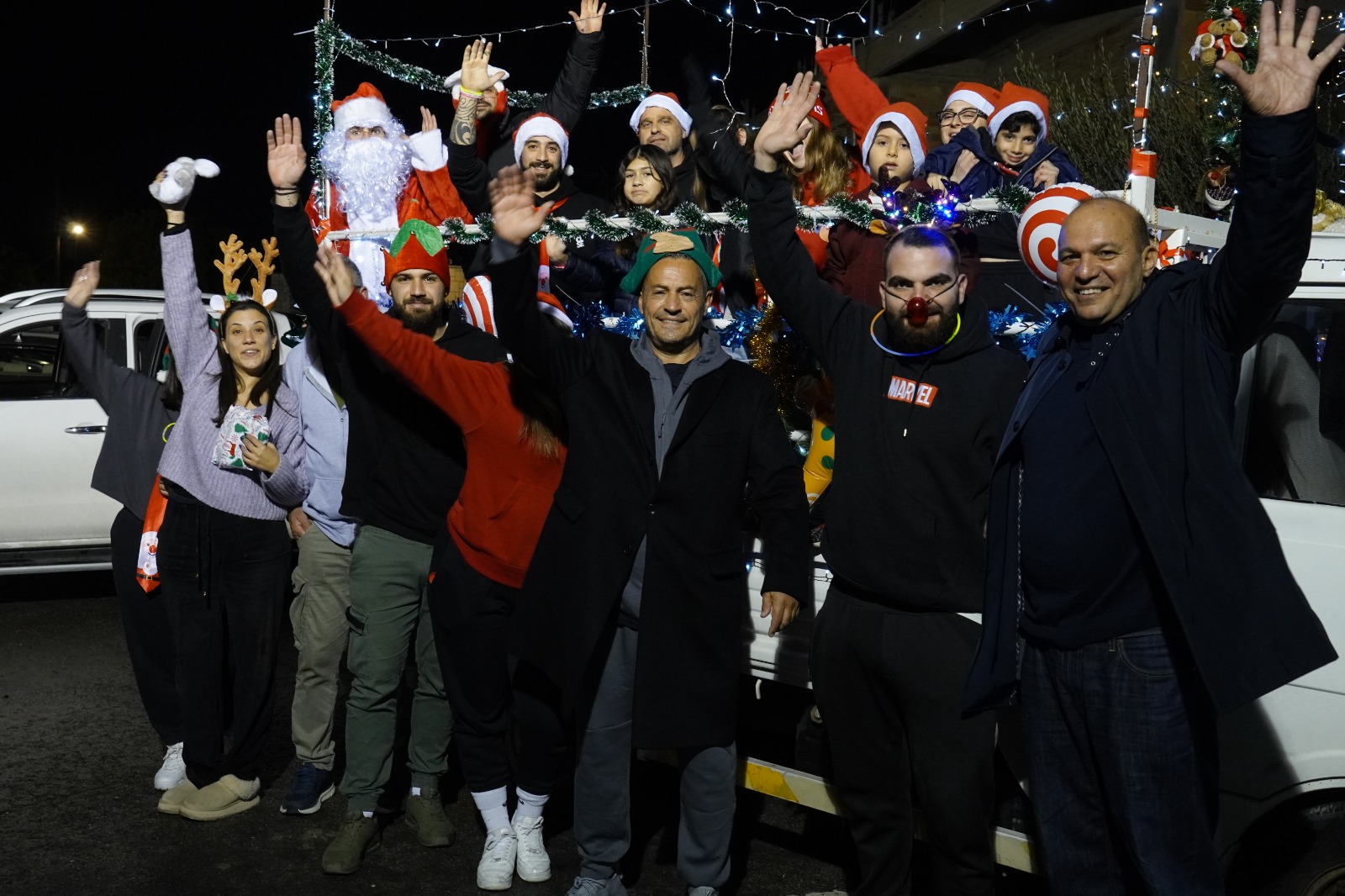 &Pi;ά&nu;&omega; &sigma;&epsilon; &phi;&omicron;&rho;&tau;&eta;&gamma;ό &omicron; &epsilon;&pi;&iota;&chi;&epsilon;&iota;&rho;&eta;&mu;&alpha;&tau;ί&alpha;&sigmaf; &Tau;&zeta;&omicron;&nu; &Chi;&rho;&iota;&sigma;&tau;&omicron;&delta;&omicron;ύ&lambda;&omicron;&upsilon; &mu;&omicron;ί&rho;&alpha;&sigma;&epsilon; &delta;ώ&rho;&alpha; &sigma;&tau;&alpha; &mu;&iota;&kappa;&rho;ά &pi;&alpha;&iota;&delta;&iota;ά &sigma;&epsilon; ό&lambda;&omicron;&upsilon;&sigmaf; &tau;&omicron;&upsilon;&sigmaf; &delta;&rho;ό&mu;&omicron;&upsilon;&sigmaf; &tau;&omicron;&upsilon; &Kappa;&alpha;ϊ&mu;&alpha;&kappa;&lambda;&iota;&omicron;ύ