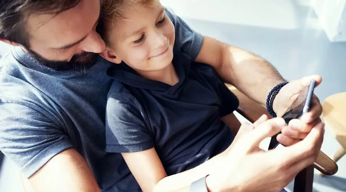 Μελέτη καμπανάκι: Τα smartphones απειλούν την υγεία παιδιών και εφήβων